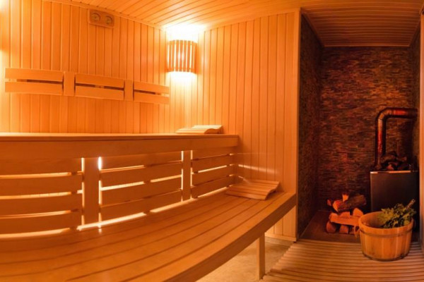 Комплекс зданий медицинского и отельного назначения в Киеве